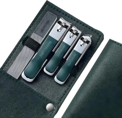 Nail Clippers with A Portable Protective Cover